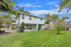 2510 Lake Dr Drive, Boynton Beach, FL 33435 - MLS#B26036186