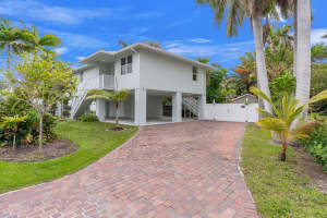 2510 Lake Dr Drive, Boynton Beach, FL 33435 - MLS#B26036186