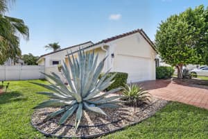7642 Blue Spring Drive, Parkland, FL 33067 - MLS#B26036352