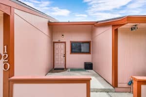 120 Mayfair Lane, Boynton Beach, FL 33426 - MLS#B26036542