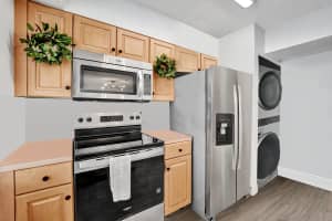 173 Riviera Circle, Weston, FL 33326 - MLS#B26036617