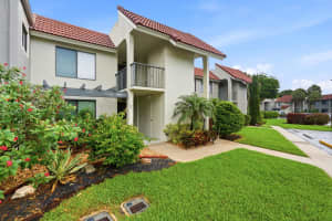 5500 Fairway Park Drive, Boynton Beach, FL 33437 - MLS#B26036662