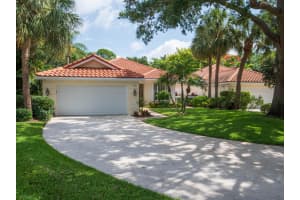 146 Lost Bridge Drive, Palm Beach Gardens, FL 33410 - MLS#B26036799