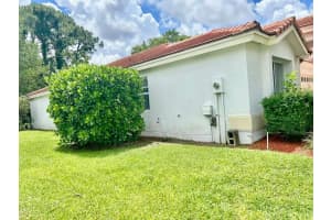 1796 Club Drive, Wellington, FL 33414 - MLS#B26036890