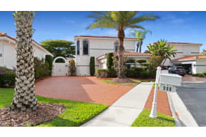 980 Bel Aire Dr Terrace, Pembroke Pines, FL 33027 - MLS#B26037099