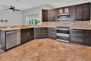 8949 45th Court, Coral Springs, FL 33065 - MLS#B26037134