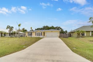 729 Saragossa Avenue, Port Saint Lucie, FL 34953 - MLS#B26037237