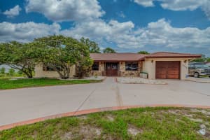 2165 Flanders Road, Port Saint Lucie, FL 34952 - MLS#B26037266