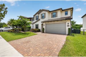 8787 Grand Prix Lane, Boynton Beach, FL 33472 - MLS#B26037307