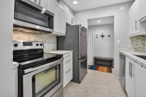 250 20th Street, Boca Raton, FL 33431 - MLS#B26037323
