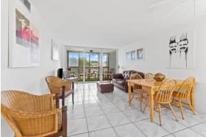 9451 Evergreen Place, Davie, FL 33324 - MLS#B26037410