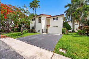 704 89th Avenue, Plantation, FL 33324 - MLS#B26037428