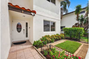 704 89th Avenue, Plantation, FL 33324 - MLS#B26037428