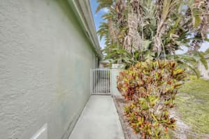 2860 Waters Edge Circle, Greenacres, FL 33413 - MLS#B26037466