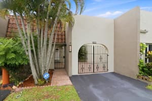 275 Jacaranda Drive, Plantation, FL 33324 - MLS#B26037538