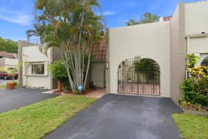 275 Jacaranda Drive, Plantation, FL 33324 - MLS#B26037538