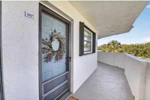555 Banyan Tree Lane, Delray Beach, FL 33483 - MLS#B26037550