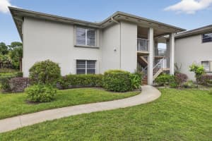 1 Lake Vista Trail, Port Saint Lucie, FL 34952 - MLS#B26037574