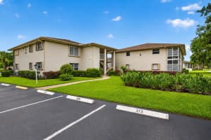 1 Lake Vista Trail, Port Saint Lucie, FL 34952 - MLS#B26037574