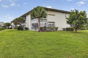 1 Lake Vista Trail, Port Saint Lucie, FL 34952 - MLS#B26037574