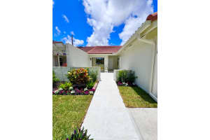 21547 Altamira Avenue, Boca Raton, FL 33433 - MLS#B26037643