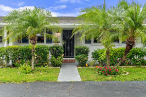 2017 Golf Lane, Boynton Beach, FL 33426 - MLS#B26037678