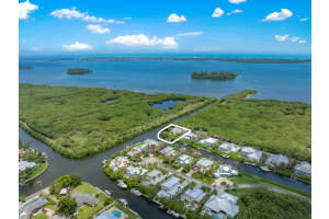 2165 7th Ave Avenue, Vero Beach, FL 32962 - MLS#B26037712