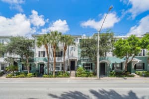 375 Mallory Circle, Delray Beach, FL 33483 - MLS#B26037723