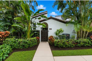 22270 Pineapple Walk Drive, Boca Raton, FL 33433 - MLS#B26037742
