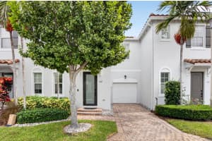 485 Graham Place, Boynton Beach, FL 33435 - MLS#B26038040