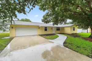 678 Riverside Drive, Palm Beach Gardens, FL 33410 - MLS#B26038050