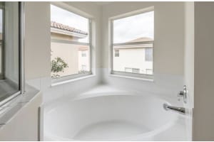 4147 Meade Way, West Palm Beach, FL 33409 - MLS#B26038140