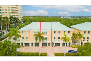 643 Casa Loma Boulevard, Boynton Beach, FL 33435 - MLS#B26038143