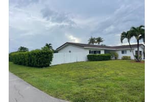 2910 40th Court, Lighthouse Point, FL 33064 - MLS#B26038283