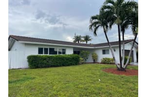 2910 40th Court, Lighthouse Point, FL 33064 - MLS#B26038283