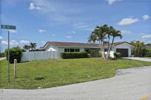 2910 40th Court, Lighthouse Point, FL 33064 - MLS#B26038283