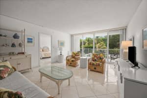 2774 Ocean Boulevard, Palm Beach, FL 33480 - MLS#B26038312