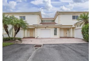 524 7th Sq APT 101, Vero Beach, FL 32962, - MLS#B26038403