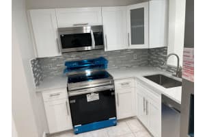 24 Abbey Lane, Delray Beach, FL 33446 - MLS#B26038607