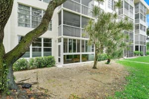 3900 Oaks Clubhouse Drive, Pompano Beach, FL 33069 - MLS#B26038669