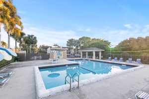 428 Lakeview Drive, Weston, FL 33326 - MLS#B26038828