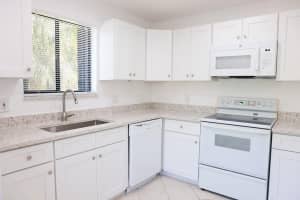 428 Lakeview Drive, Weston, FL 33326 - MLS#B26038828