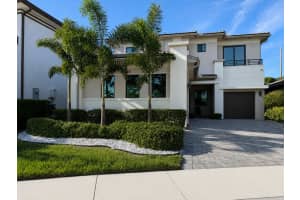 10555 Waves Way, Parkland, FL 33076 - MLS#B26038848