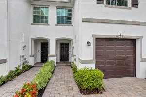 6762 Broadwater Lane, Lake Worth, FL 33467 - MLS#B26039074