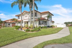 6431 Olde Moat Way, Davie, FL 33331 - MLS#B26039136
