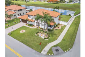 6431 Olde Moat Way, Davie, FL 33331 - MLS#B26039136