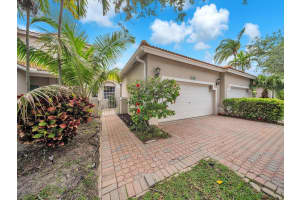 2851 Aragon Boulevard, Sunrise, FL 33313 - MLS#B26039438