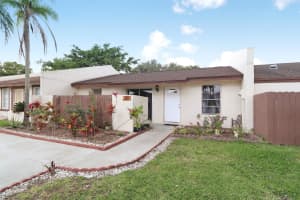 23 Chelsea Lane, Boynton Beach, FL 33426 - MLS#B26039581