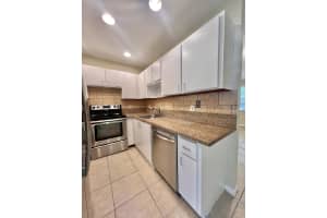 423 Glenwood Drive, West Palm Beach, FL 33415 - MLS#B26039635