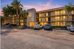 16 Royal Palm Way, Boca Raton, FL 33432 - MLS#B26039707